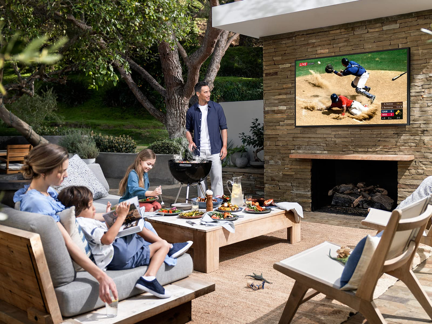 SAMSUNG 55-inch Class QLED 4K The Terrace Partial Sun Outdoor, Direct Full Array 16x, Quantum HDR 32x, Weatherproof, Wide Viewing Angle Smart TV w/ Alexa Built-in (QN55LST7TAFXZA, Latest Model)